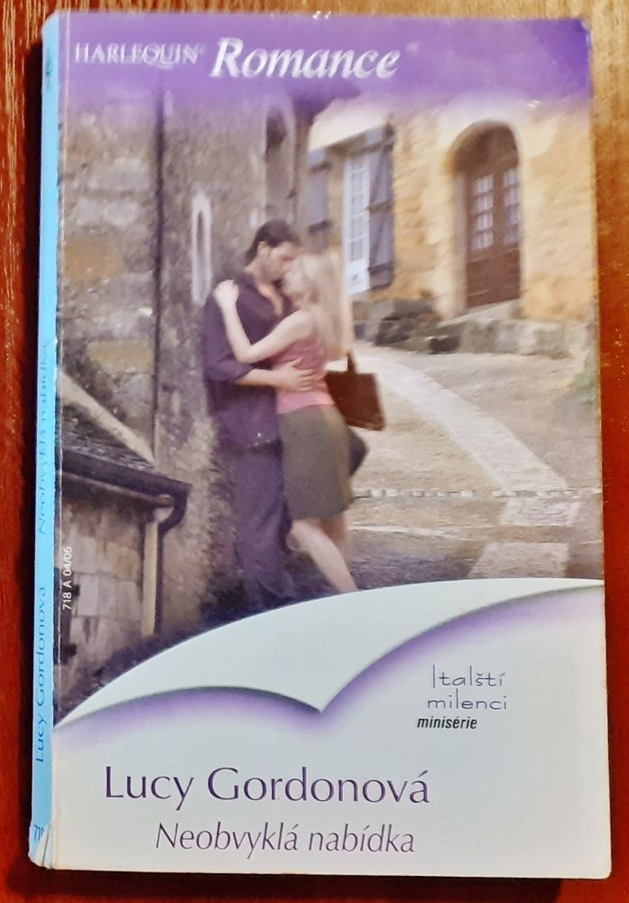 Neobvyklá nabídka / Romance 718