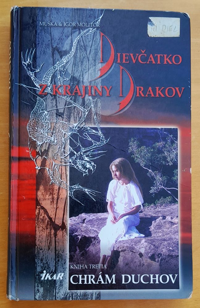 Dievčatko z krajiny drakov / Chrám duchov / Kniha tretia
