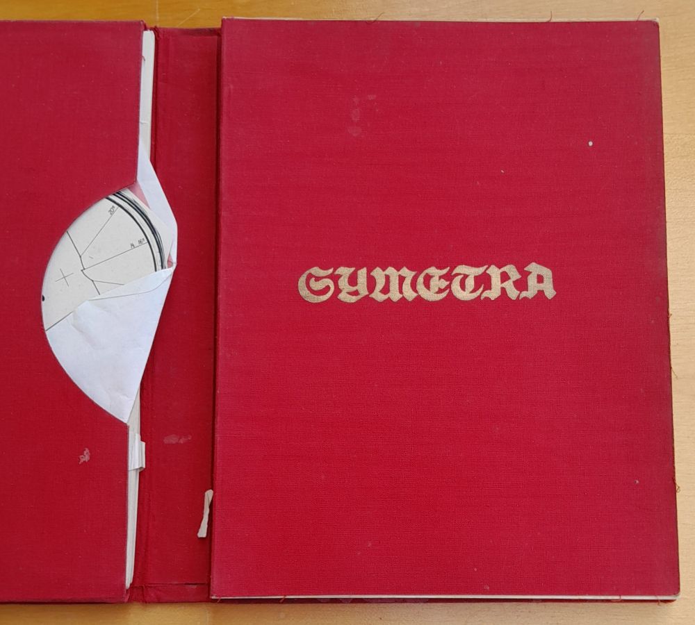Symmetra / Lehrbuch der Zusschneide und Nährunsst für Haus / Schule und Bewerb