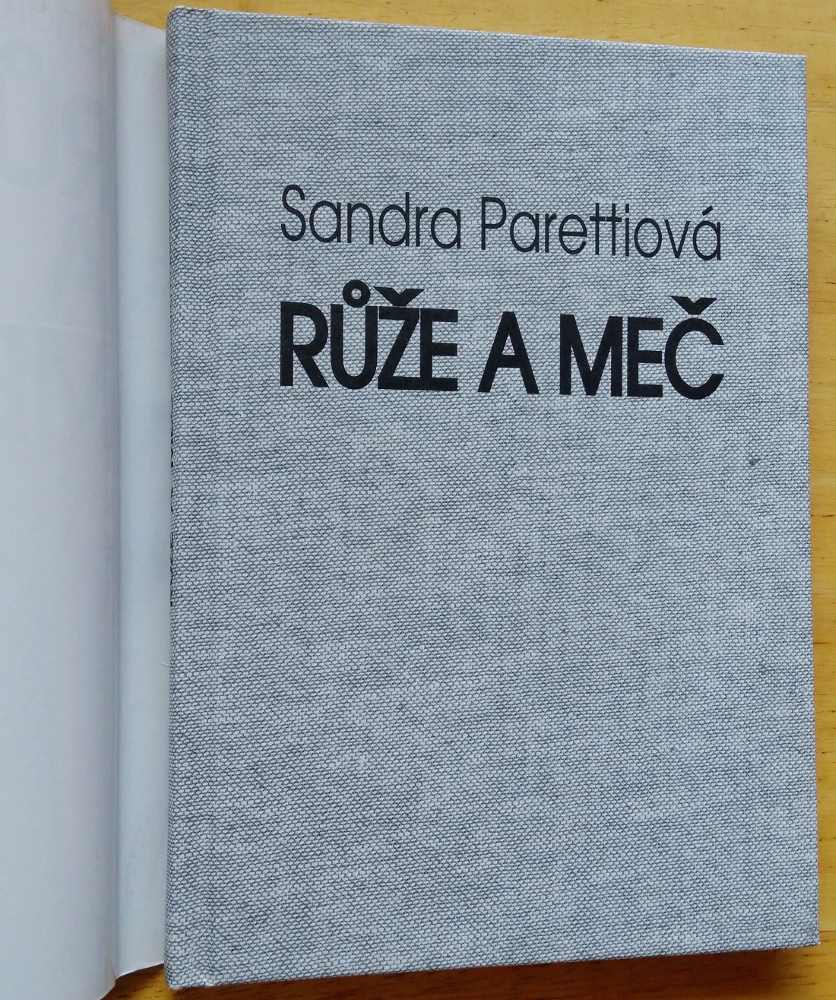 Rúže a meč / 1. diel série