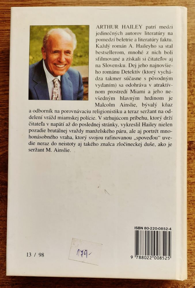 Detektív / Arthur Hailey