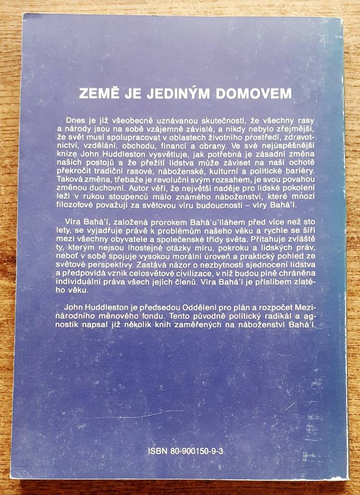 Země je jediným domovem