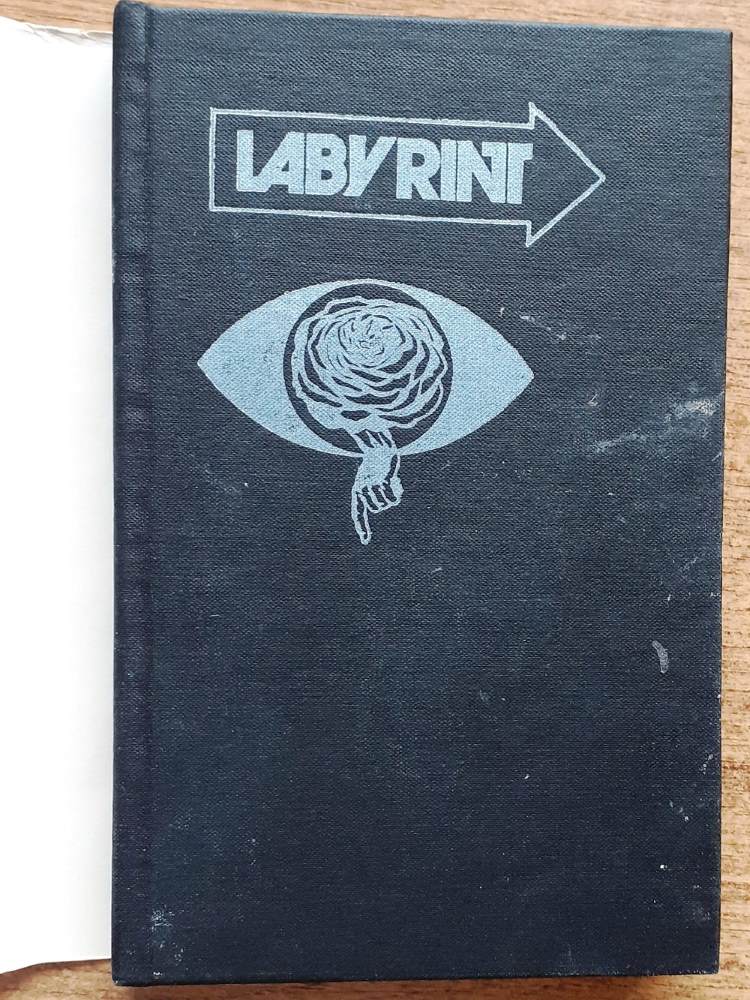 Nezabudni na ružu / Labyrint / detektívka