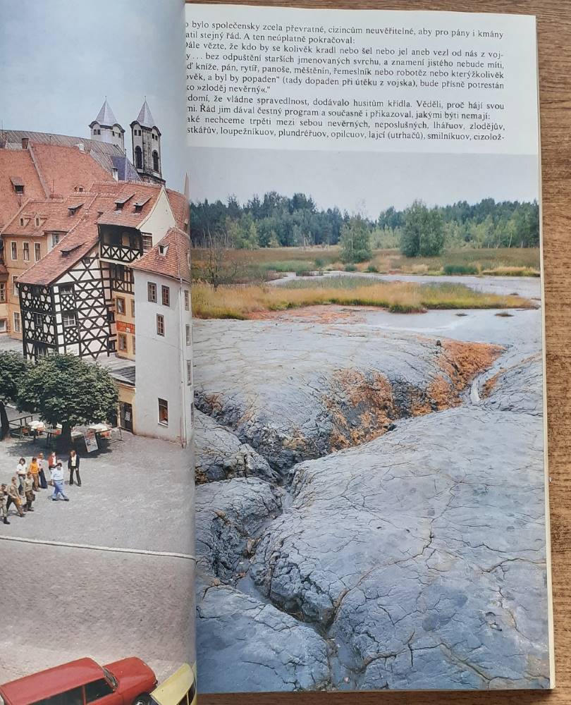 Země má
