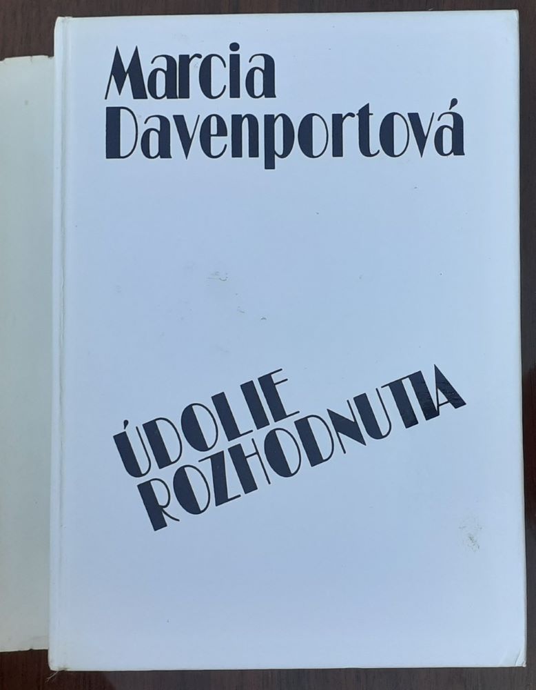 Údolie rozhodnutia (tri diely v jednej knihe)