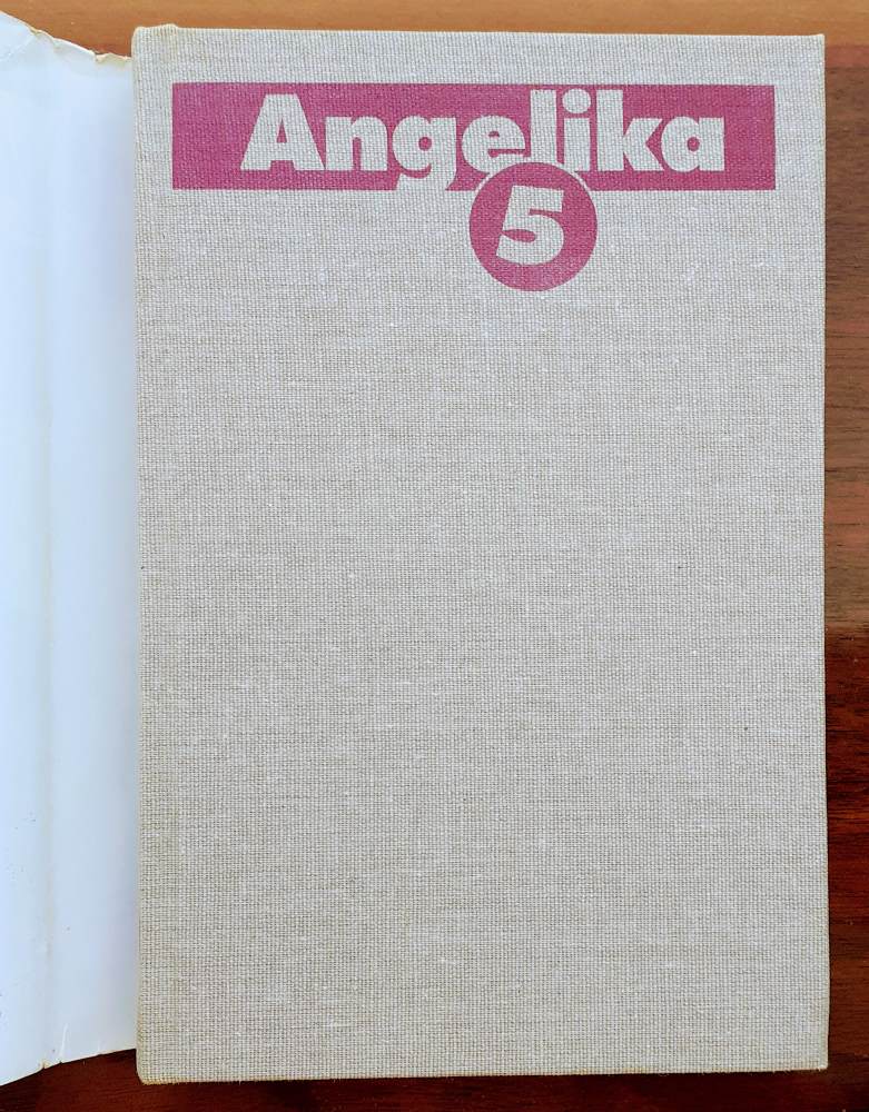 Angelika 5. / Angelika sa búri