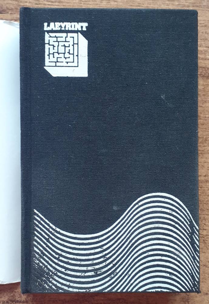 Prázdne medené more / Labyrint