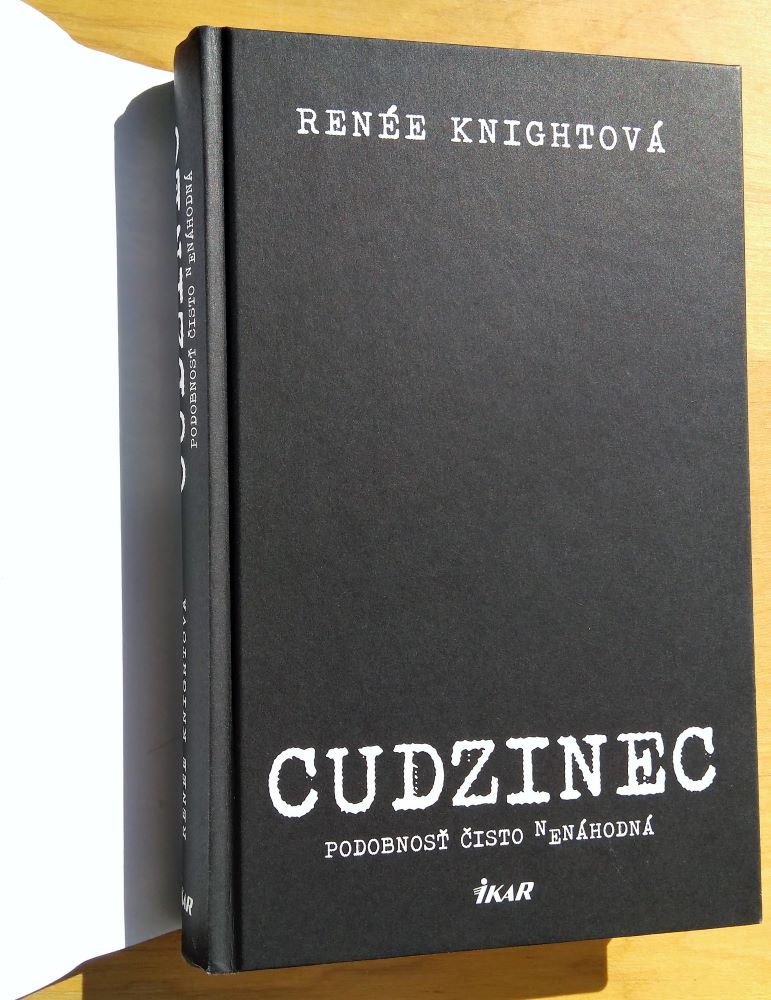 Cudzinec / Podobnosť čisto nenáhodná