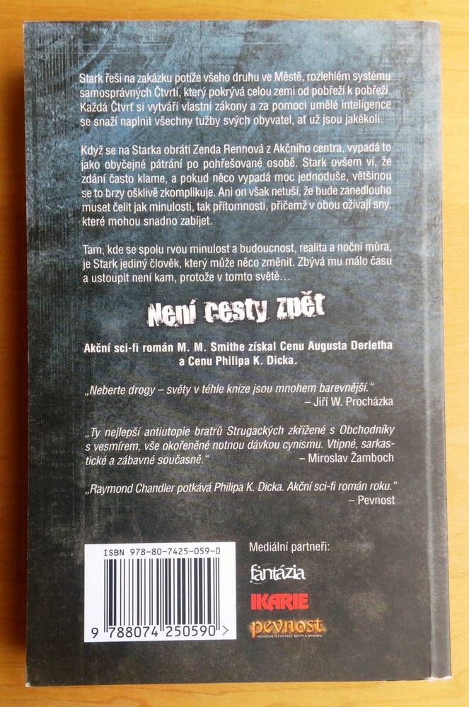 Není cesty zpět / Akční sci-fi román