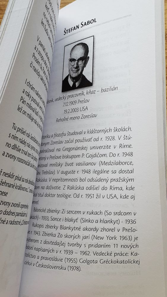 Kvet pre dušu / Antológia duchovnej poézie