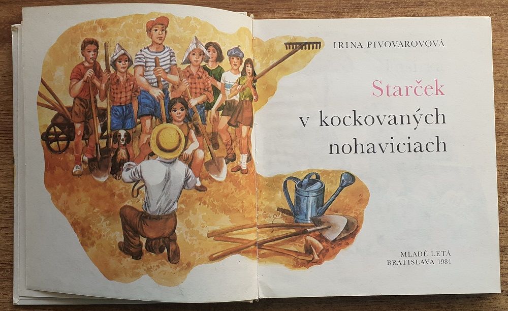 Starček v kockovaných nohaviciach