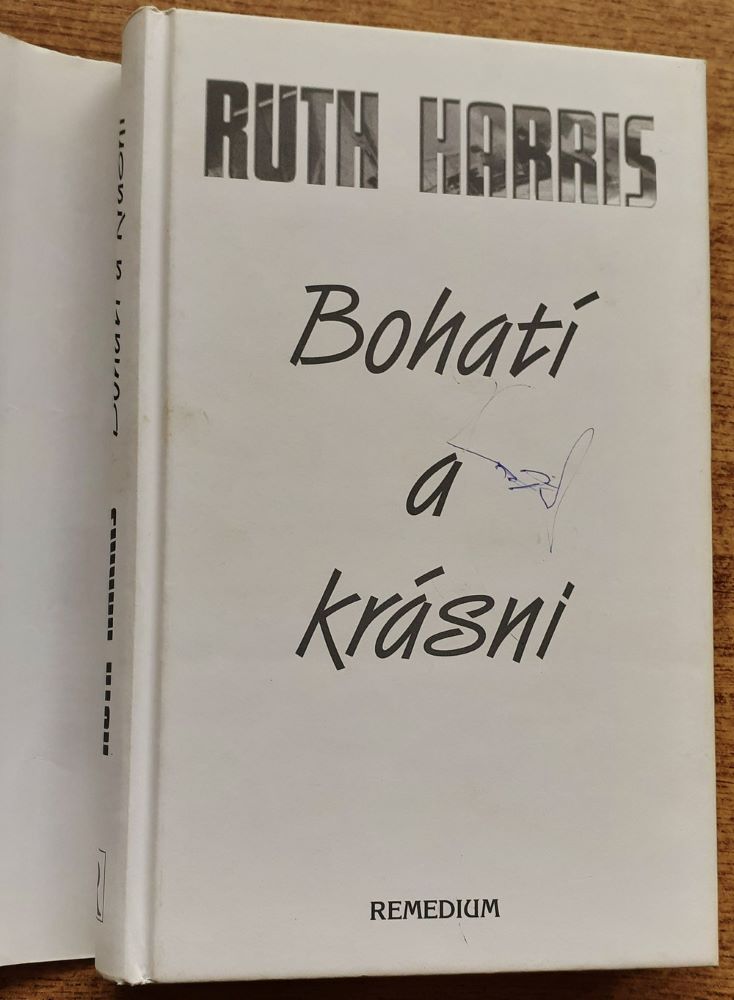 Bohatí a krásni