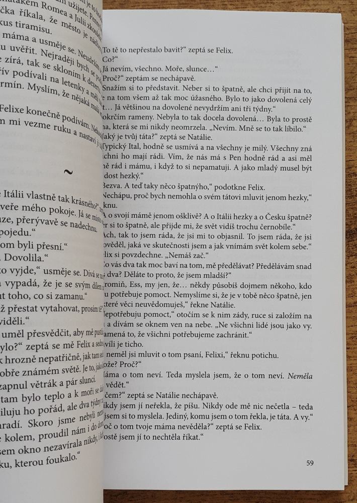 Zelenější tráva / Románová prvotina českej autorky