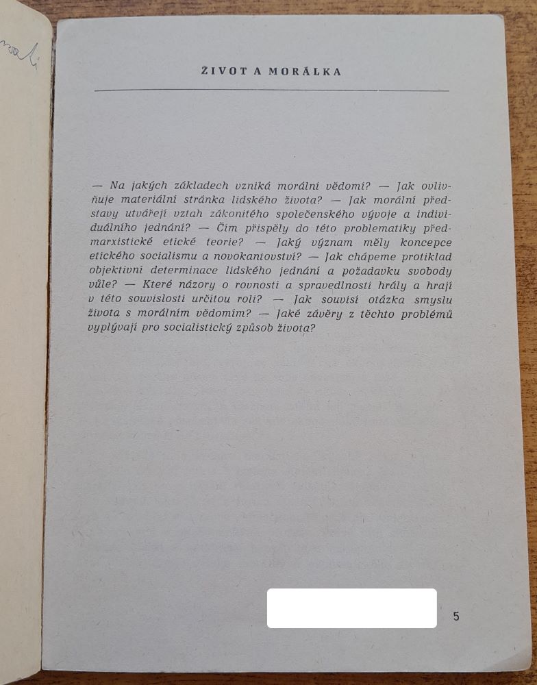 Život a morálka / Teoretickohistorické aspekty dialektiky morálního vědomí a materiálního životního procesu