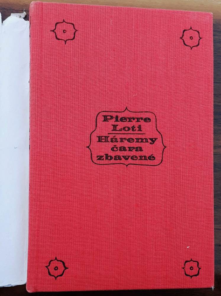 Háremy čara zbavené