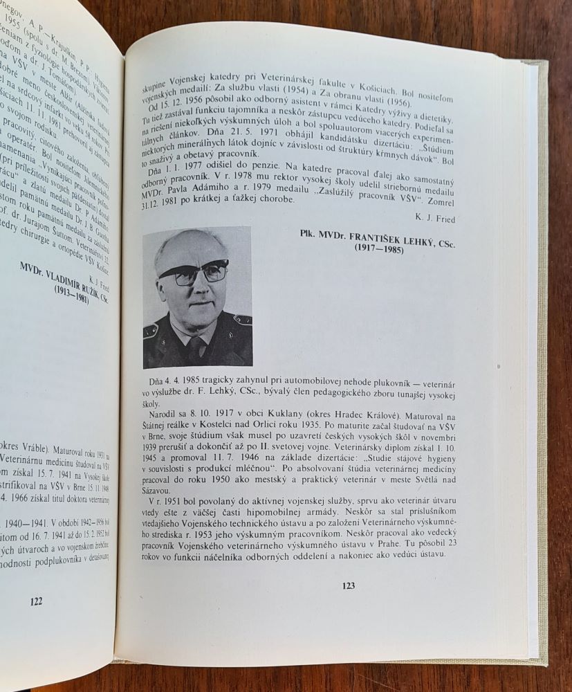 Štvrtá desaťročnica vysokej školy veterinárskej v Košiciach - 1979 - 1989
