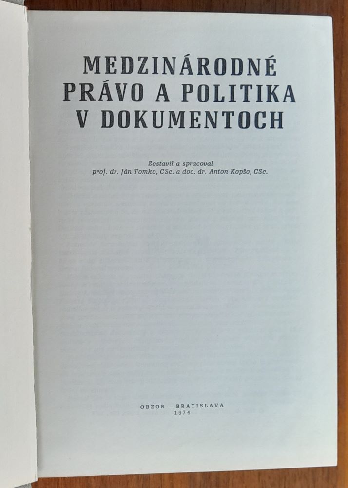 Medzinárodné právo a politika v dokumentoch