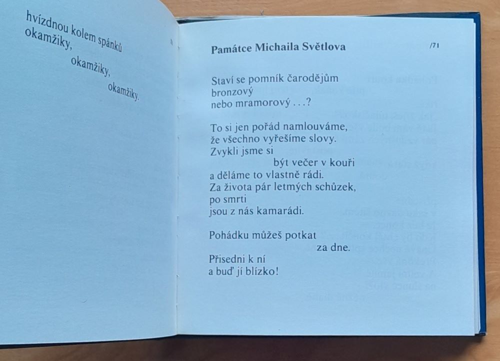 Píseň o bílém oblaku / Klub přátel poezie