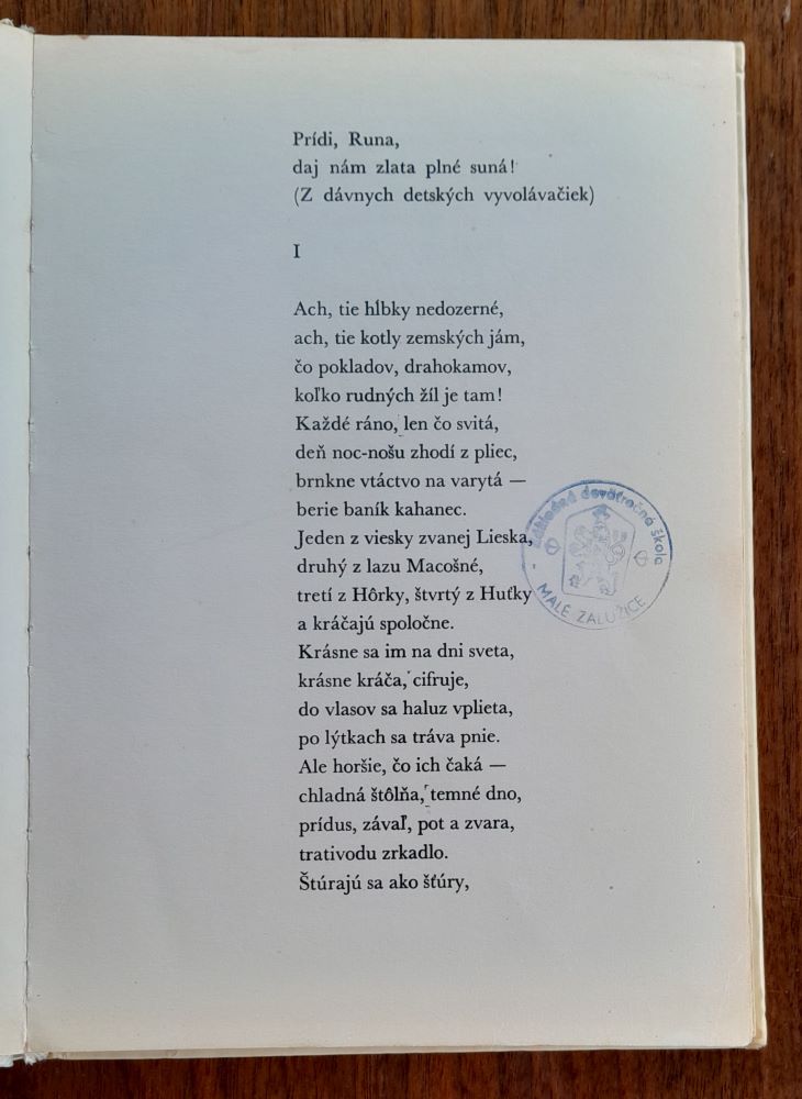 Povesti a báje
