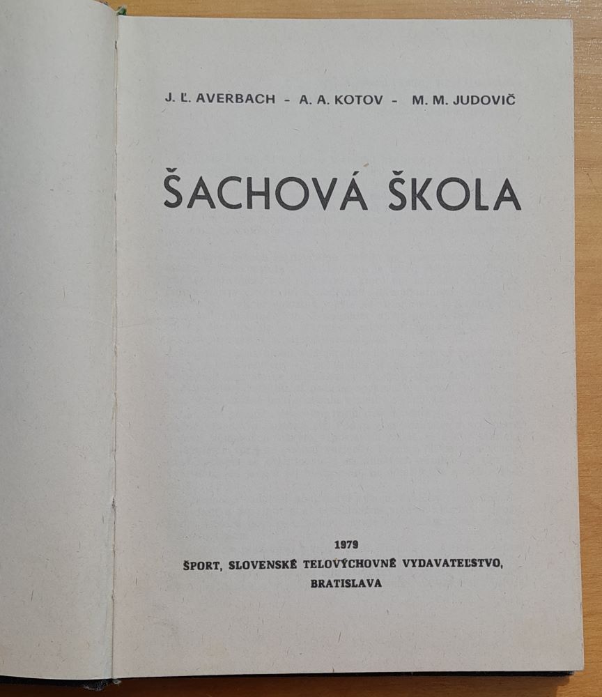 Šachová škola / Edícia Tréner