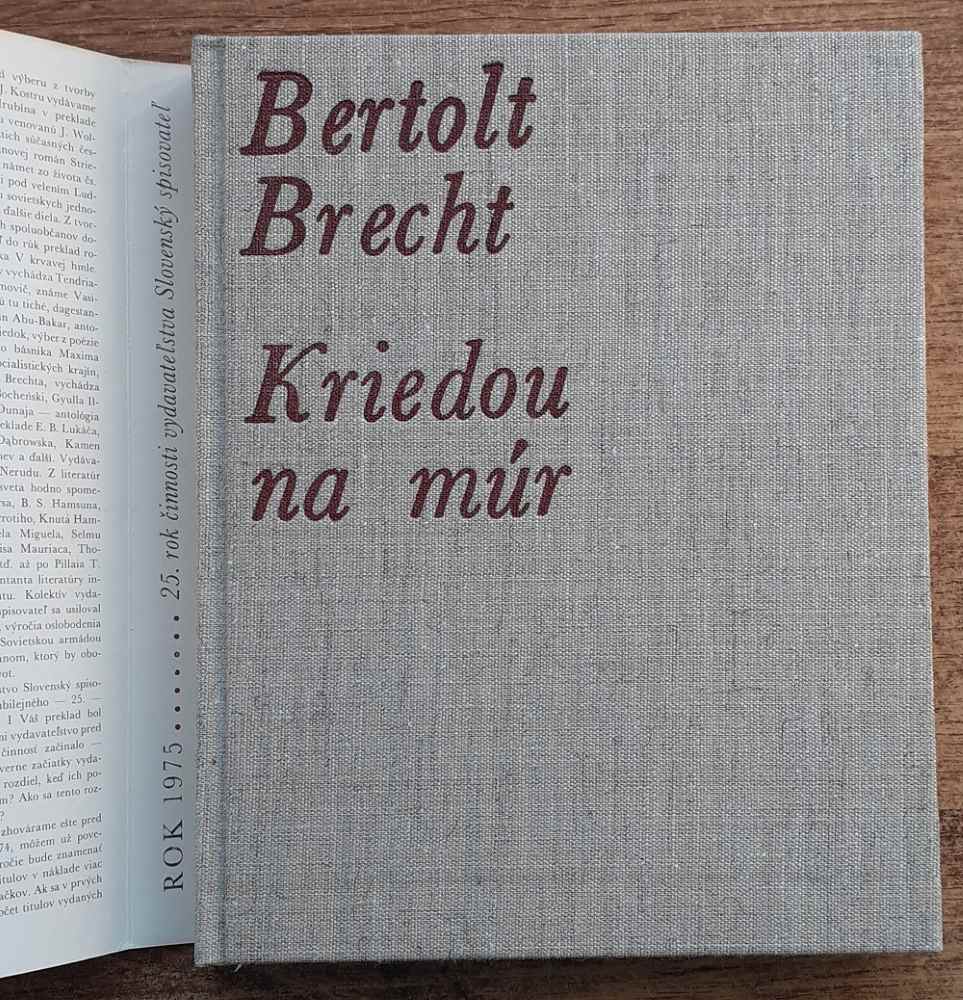 Kriedou na múr / Kruh milovníkov poézie