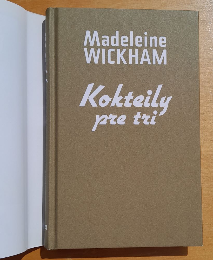 Kokteily pre tri / Tajomstvá, votrelci a kvapka škandálu