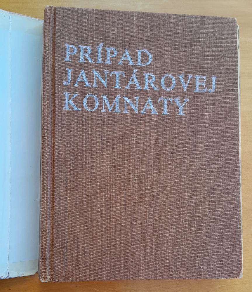 Prípad jantárovej komnaty / Klub mladých čitateľov