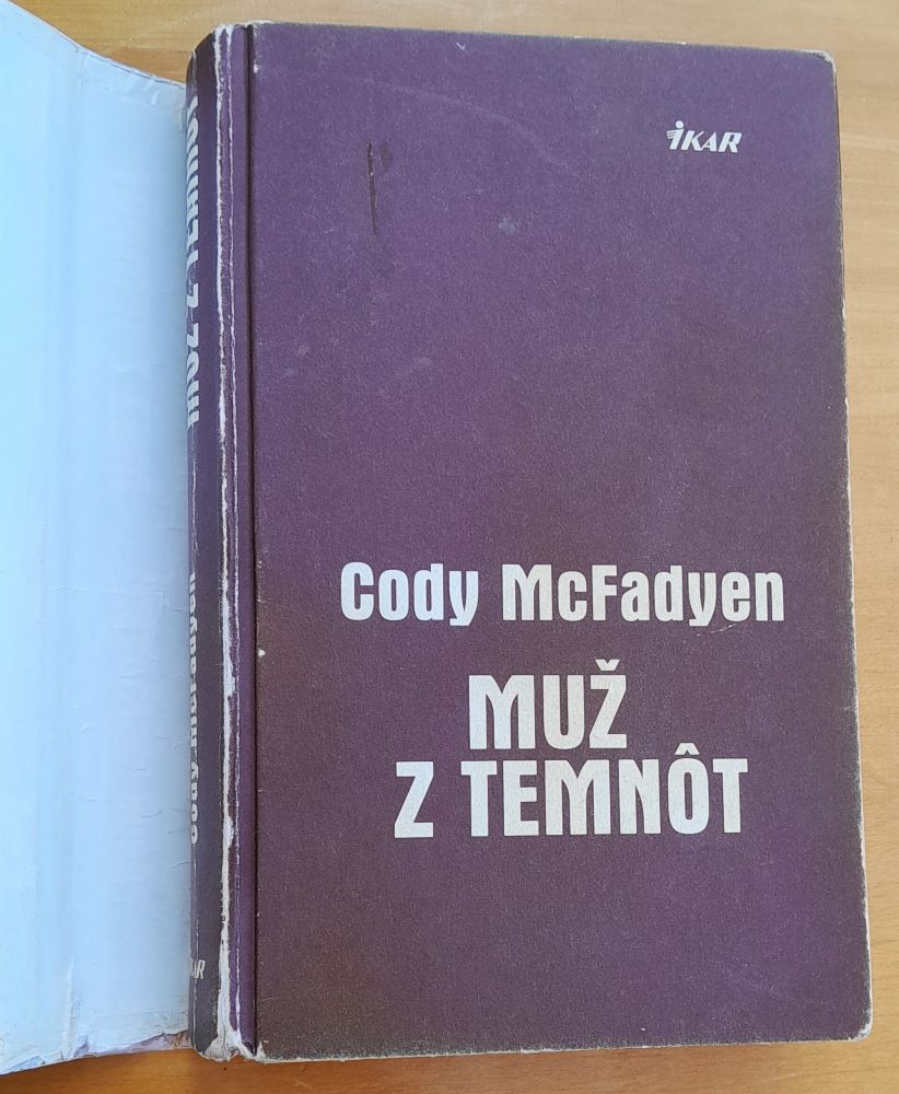 Muž z temnôt / 1. diel série