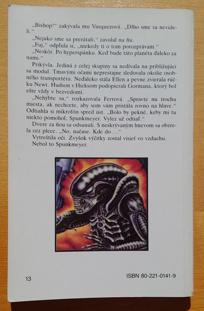 Votrelci / Román vznikol podľa scenára Jamesa Camerona