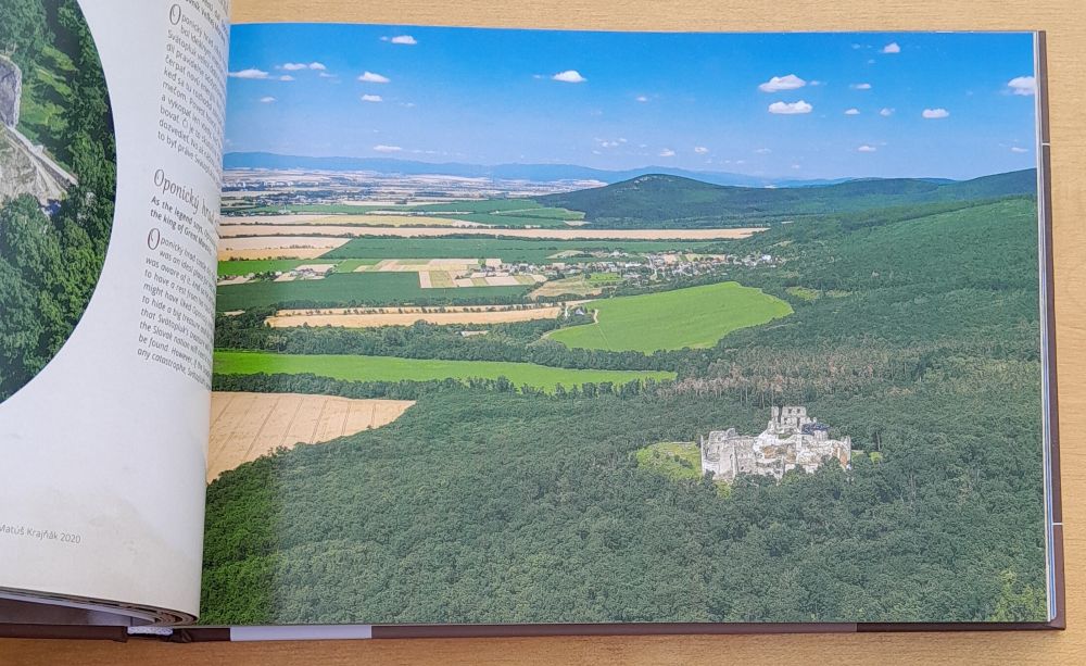 Slovenské hrady, zámky a kaštiele z neba / Slovak Castles, Cháteaux and Manor Houses from Heaven