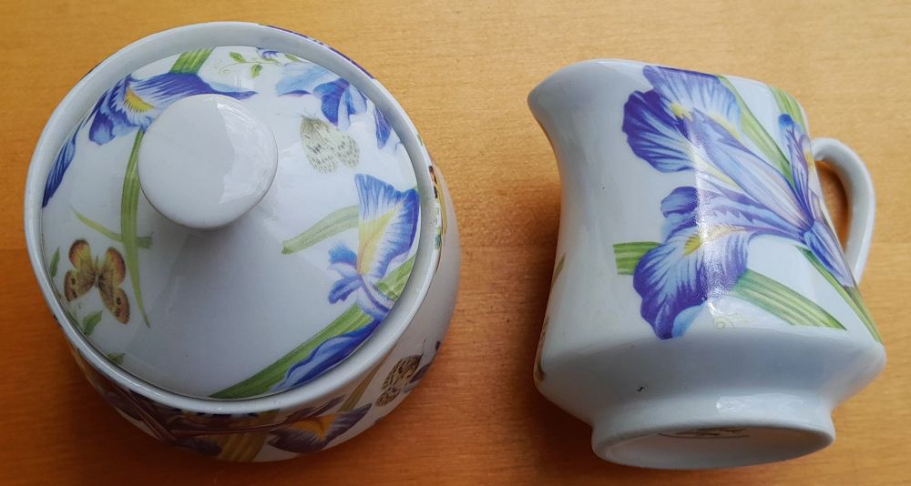 Keramická cukornička a mliečnik s modrými kosatcami / Affek design