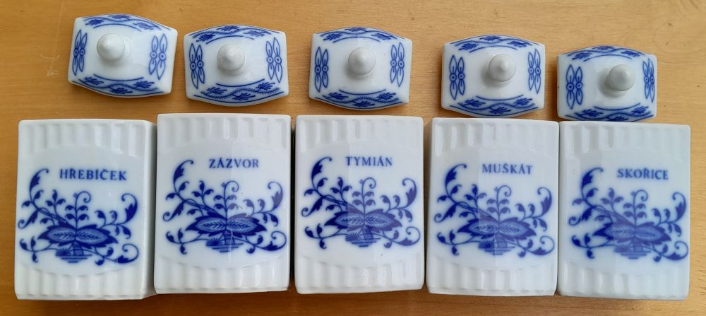 Porcelánové koreničky Cibuľak 5 ks - Dubí Czechoslovakia