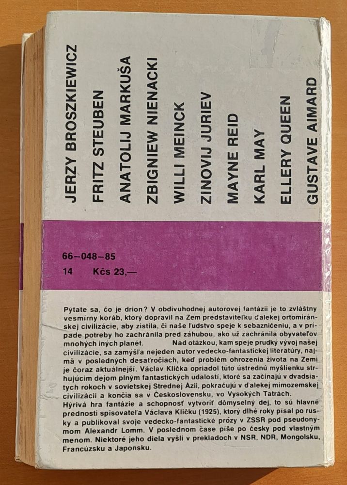 Drion opúšťa Zem / STOPY