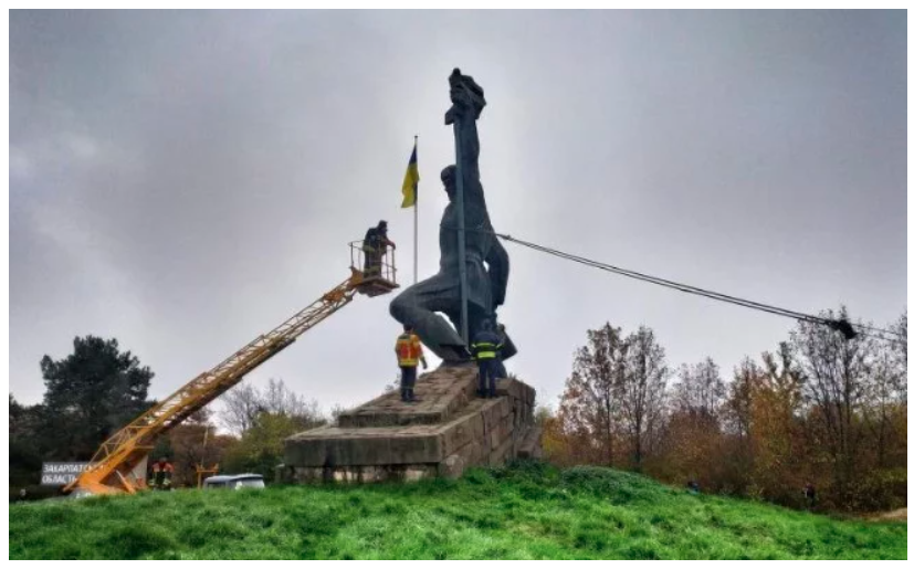 Ukraina-osloboditeľam - Pamjatnik na granice SSSR-Čechoslovakija - gorod Užgorod