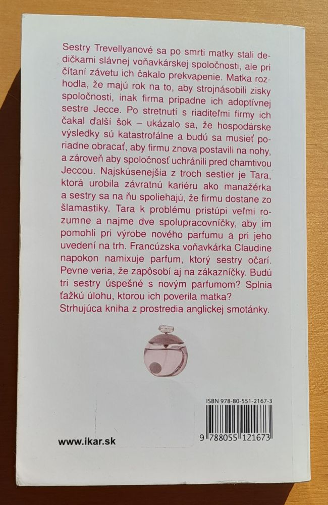 Dedičky - román z prostredia anglickej smotánky