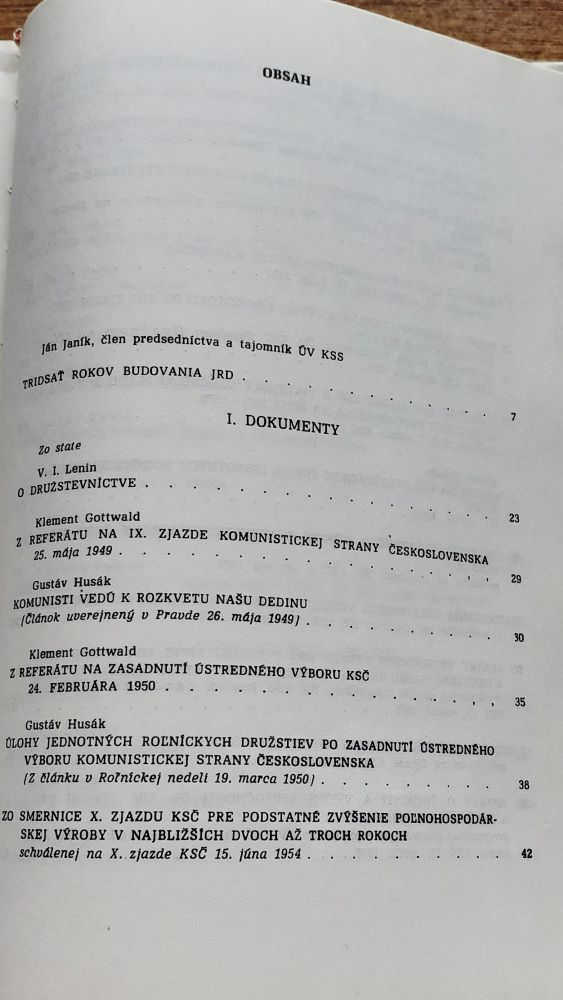 Míľniky na družstevnej ceste / Tridsať rokov JRD