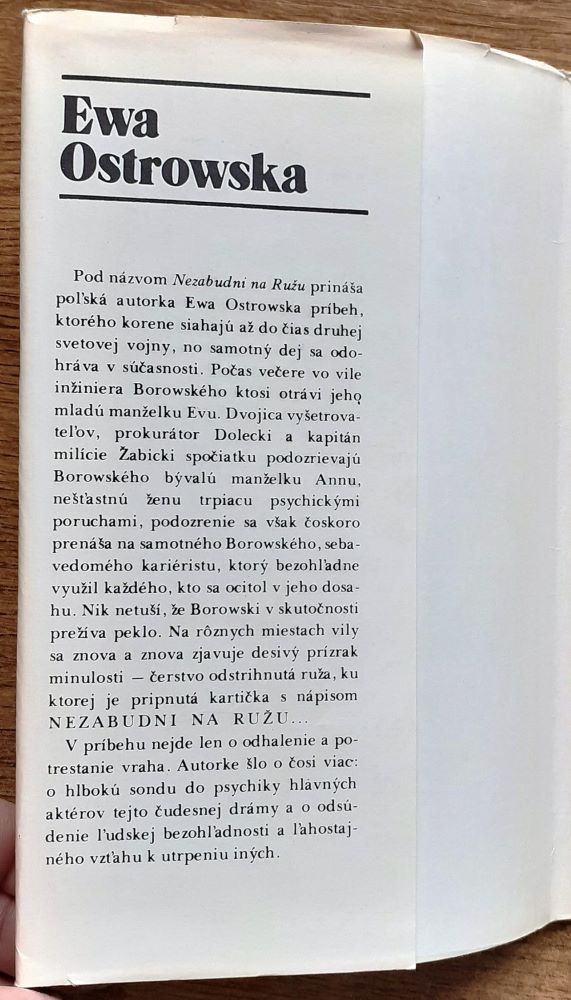 Nezabudni na ružu / Labyrint / detektívka