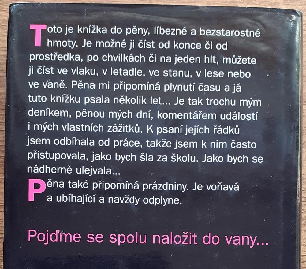 V pěně