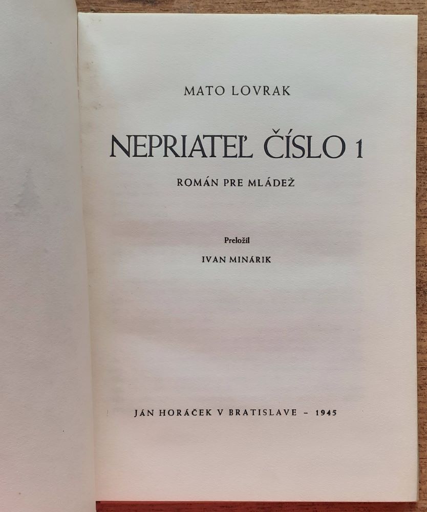 Nepriateľ číslo 1 / Román pre mládež / Knihy pre mládež sväzok 18.