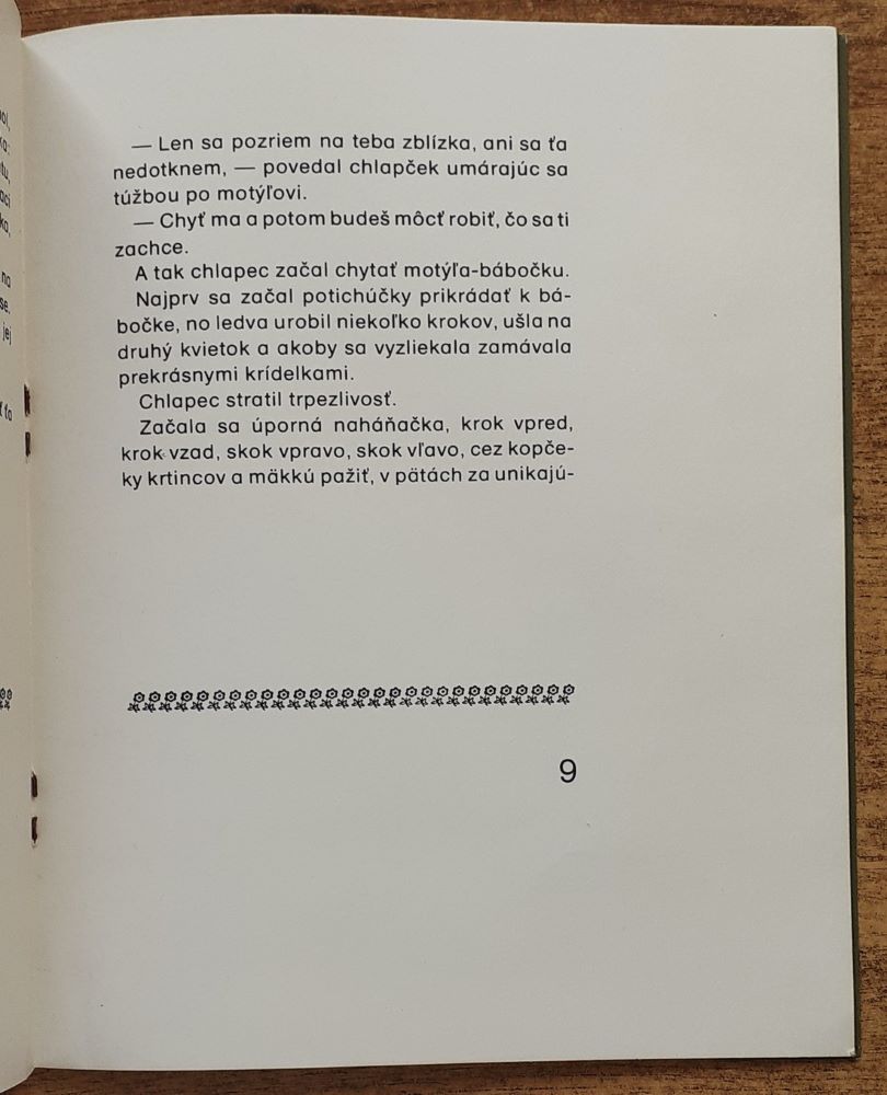 Chlapec a motýľ / Poetická poviedka-bájka inšpirovaná rozprávkovými príbehmi Oscara Wildea