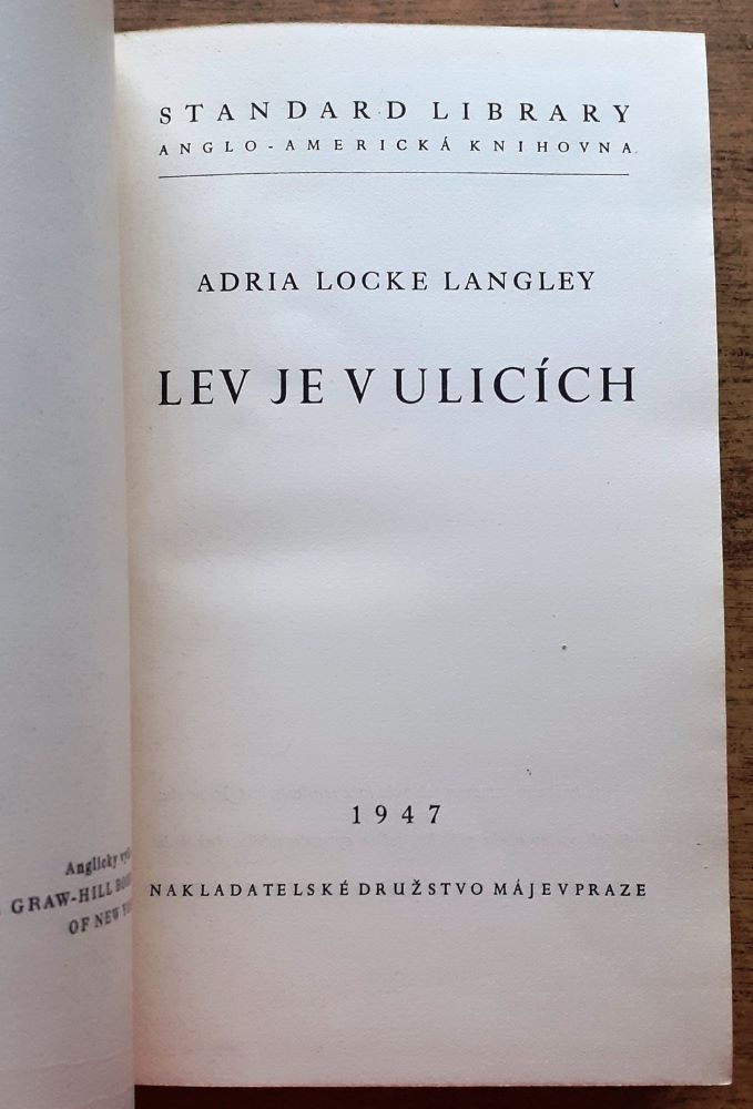 Lev je v ulicích