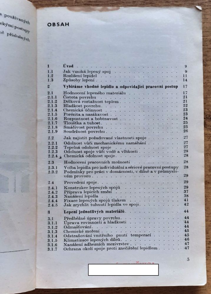 Práce s lepidly a tmely