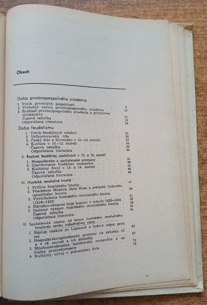 Československé dejiny / Učebnica dejepisu pre 2. a 3. ročník SVŠ a pre 2. ročník SOŠ