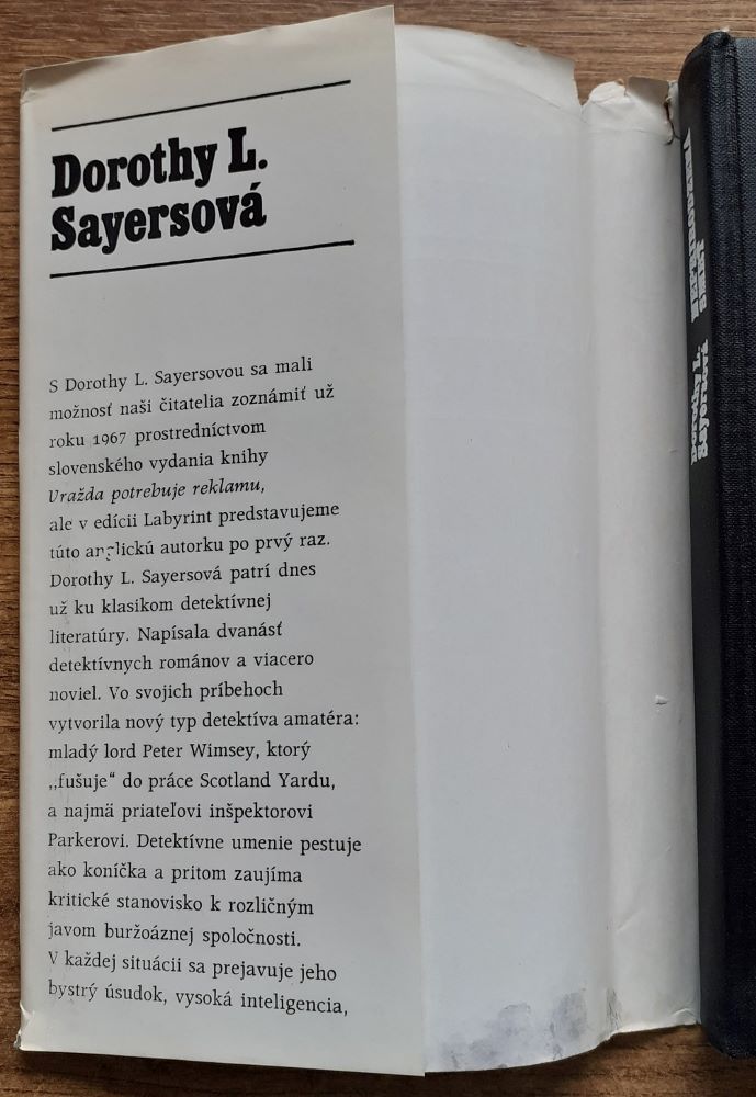 Neprirodzená smrť / Labyrint