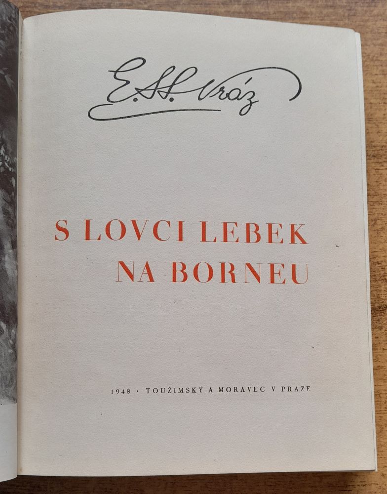 S lovci lebek na Borneu