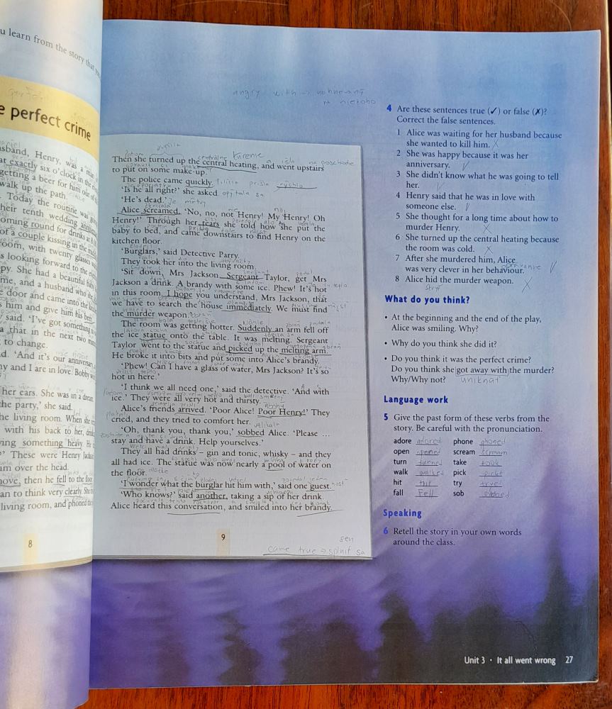 New Headway / English Course / Students Book
