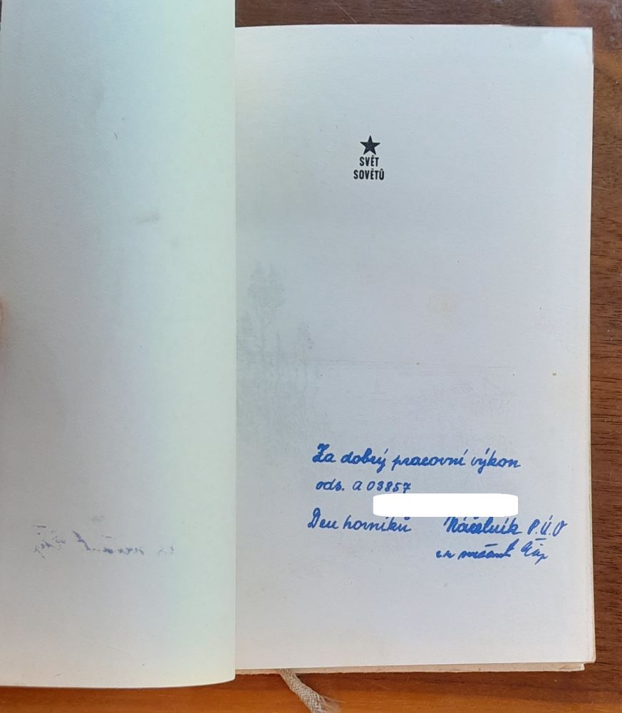 Na břehu Dviny / sovietsky román