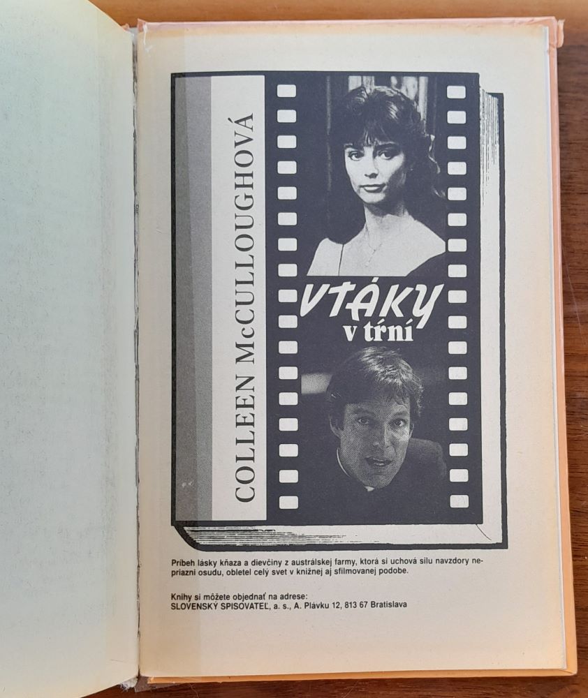 Eminencia / Román o moci a láske