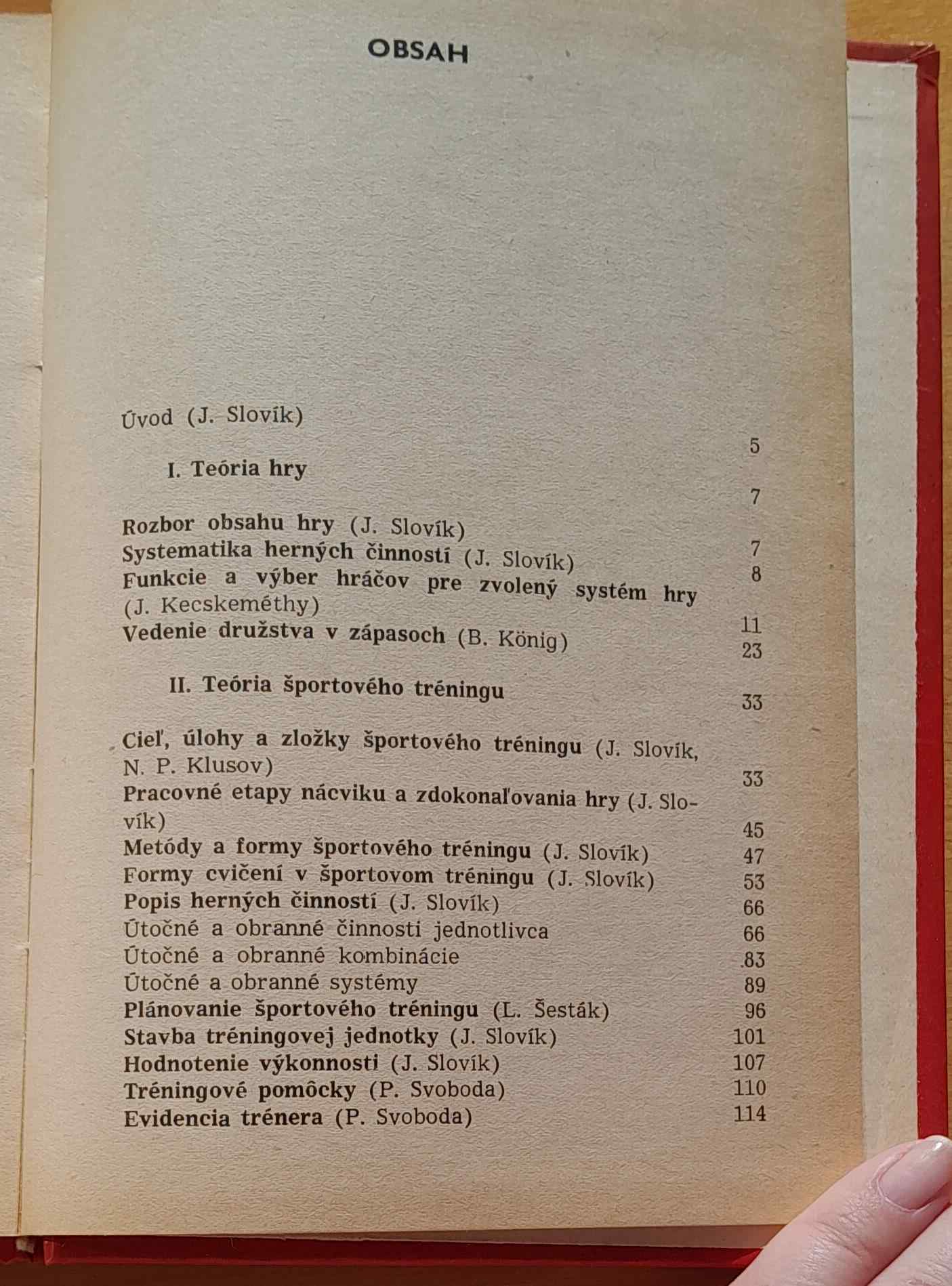 Športový tréning hádzanej / Edícia Tréner