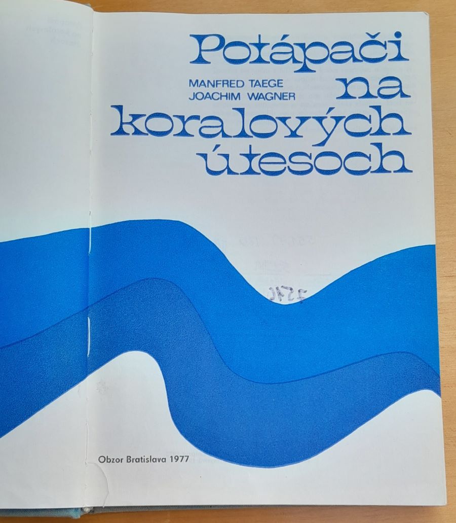Potápači na koralových útesoch / Svetom